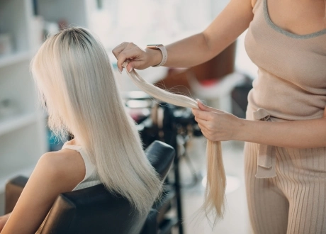 Aplicação de Mega Hair com fita adesiva